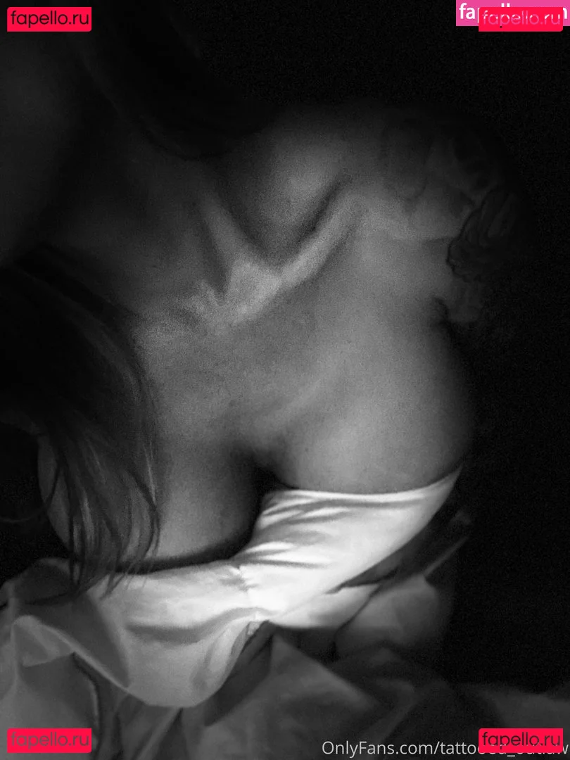 chroniclesofatiredassmom Onlyfans Photo Gallery 