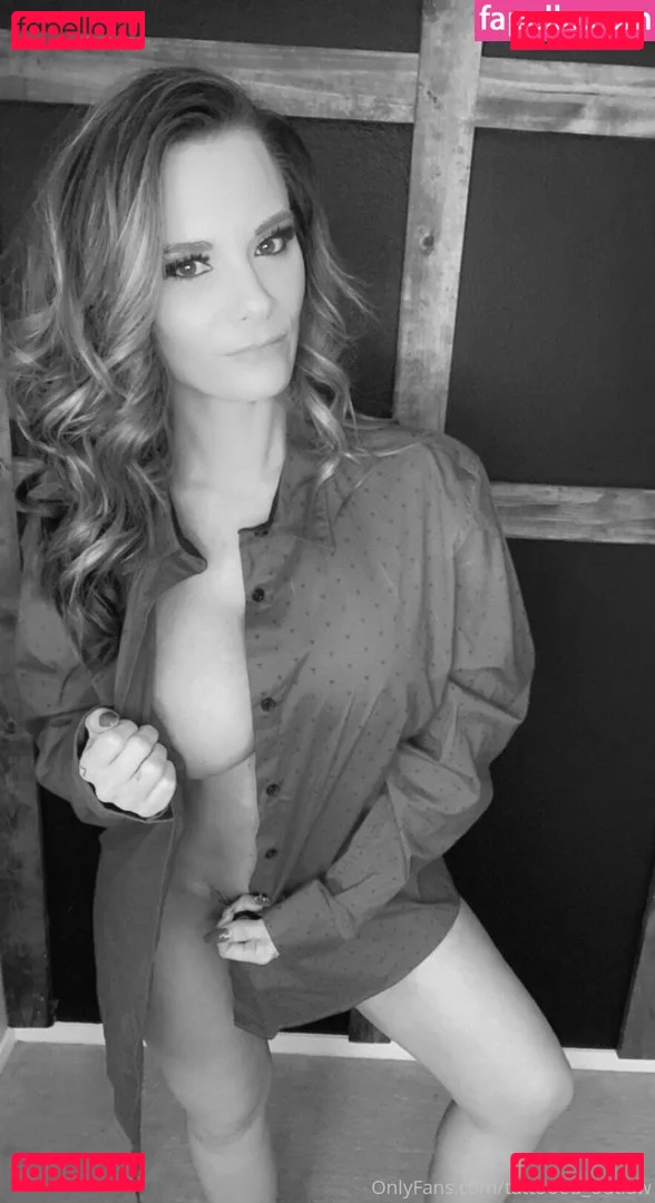 chroniclesofatiredassmom Onlyfans Photo Gallery 