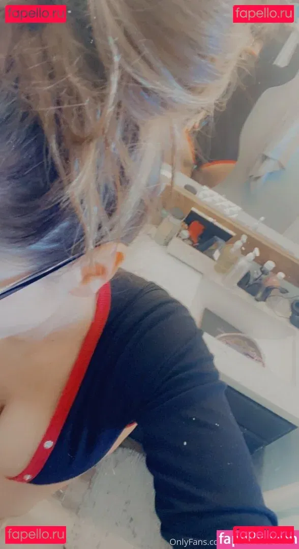 chroniclesofatiredassmom Onlyfans Photo Gallery 