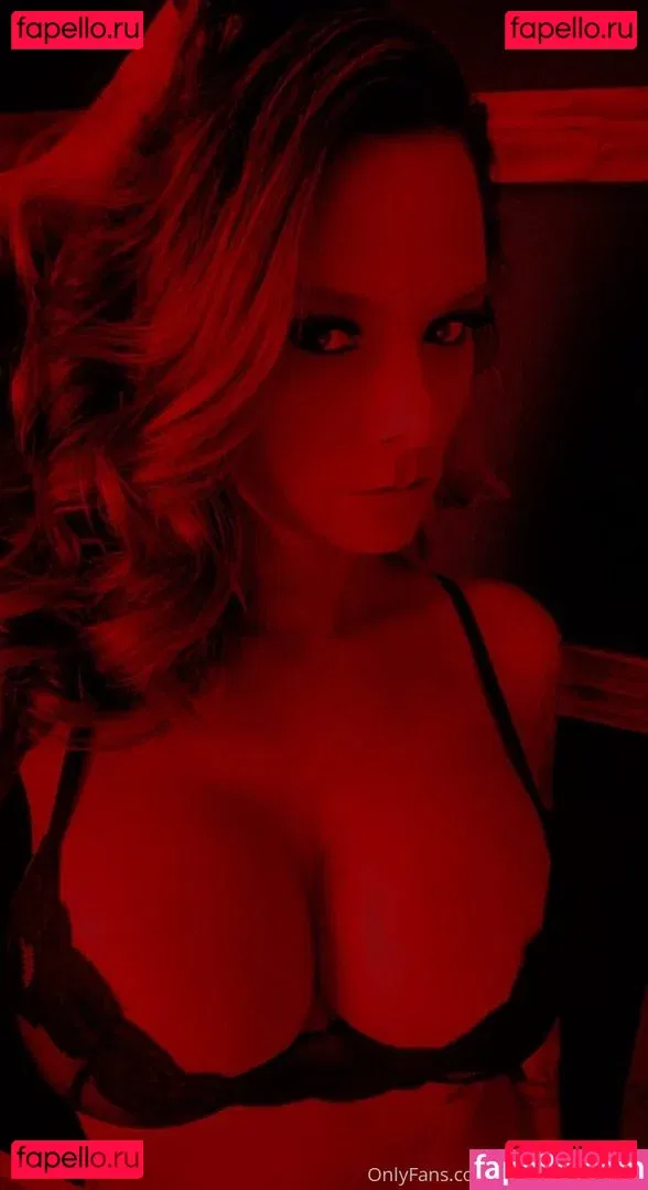 chroniclesofatiredassmom Onlyfans Photo Gallery 