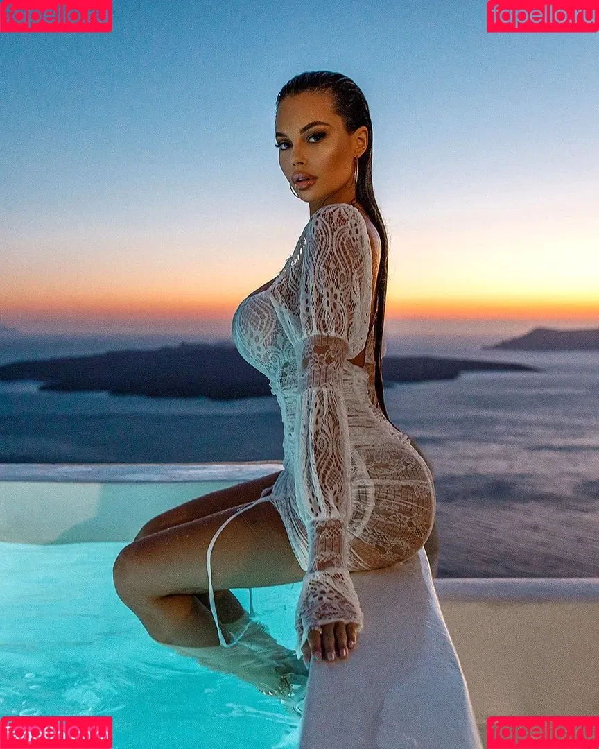 Justyna Gradek Onlyfans Photo Gallery 