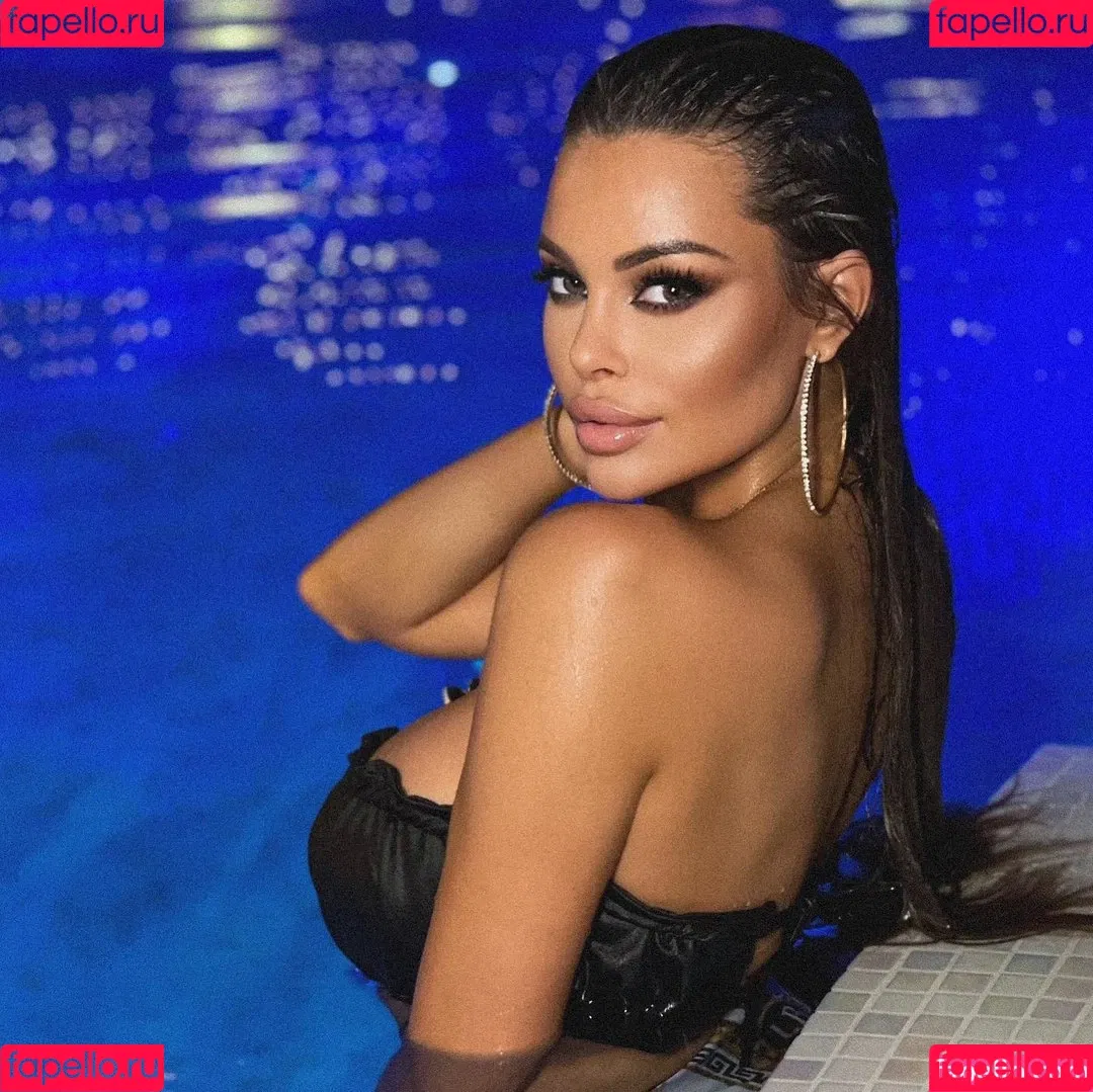 Justyna Gradek Onlyfans Photo Gallery 