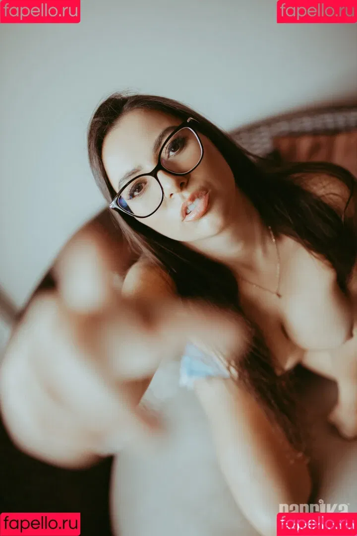 Alyne Lary Onlyfans Photo Gallery 