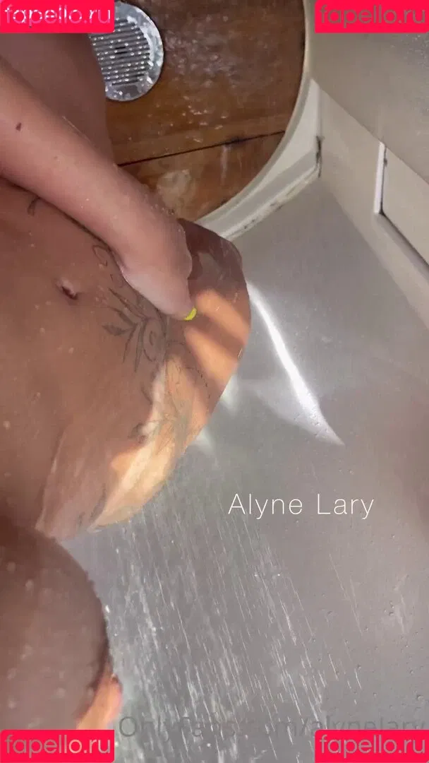 Alyne Lary Onlyfans Photo Gallery 