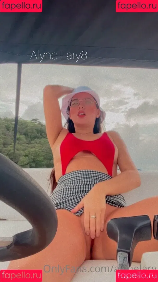 Alyne Lary Onlyfans Photo Gallery 
