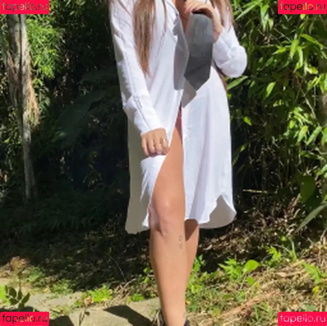 Alyne Lary Onlyfans Photo Gallery 