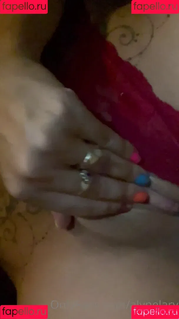 Alyne Lary Onlyfans Photo Gallery 