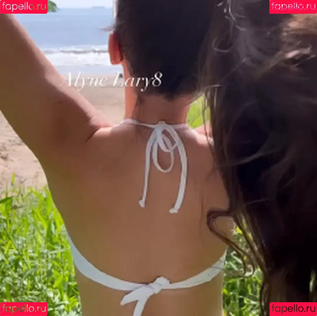 Alyne Lary Onlyfans Photo Gallery 