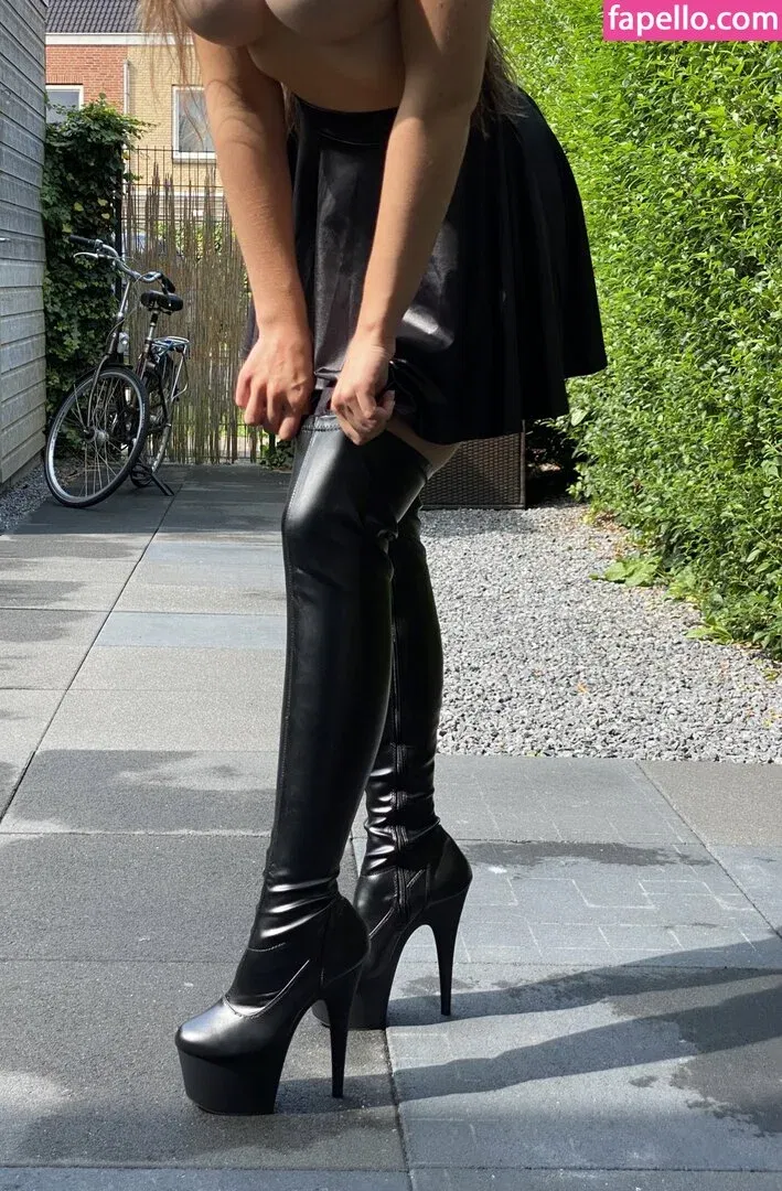 xamazoneve Onlyfans Photo Gallery 