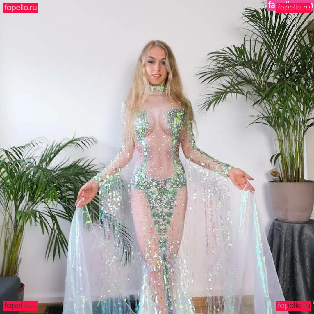 Belly Dancer Lisa Onlyfans Photo Gallery 