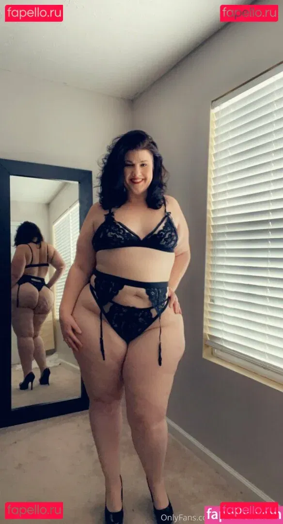 CrystalMcbootay Onlyfans Photo Gallery 