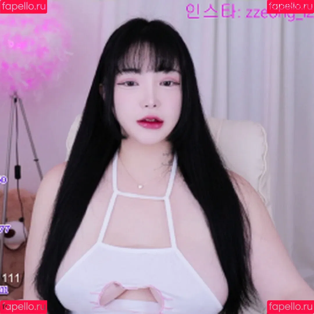 Kim Yun Jeong Onlyfans Photo Gallery 