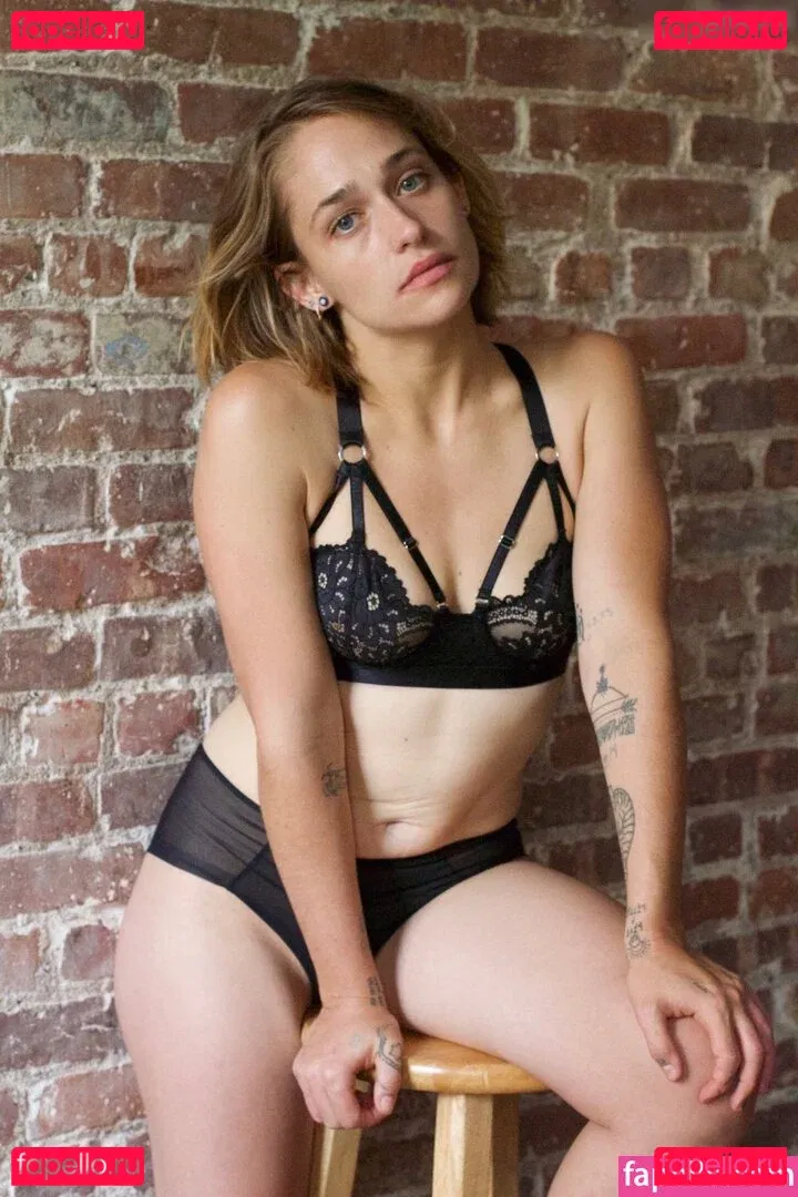 Jemima Kirke Onlyfans Photo Gallery 