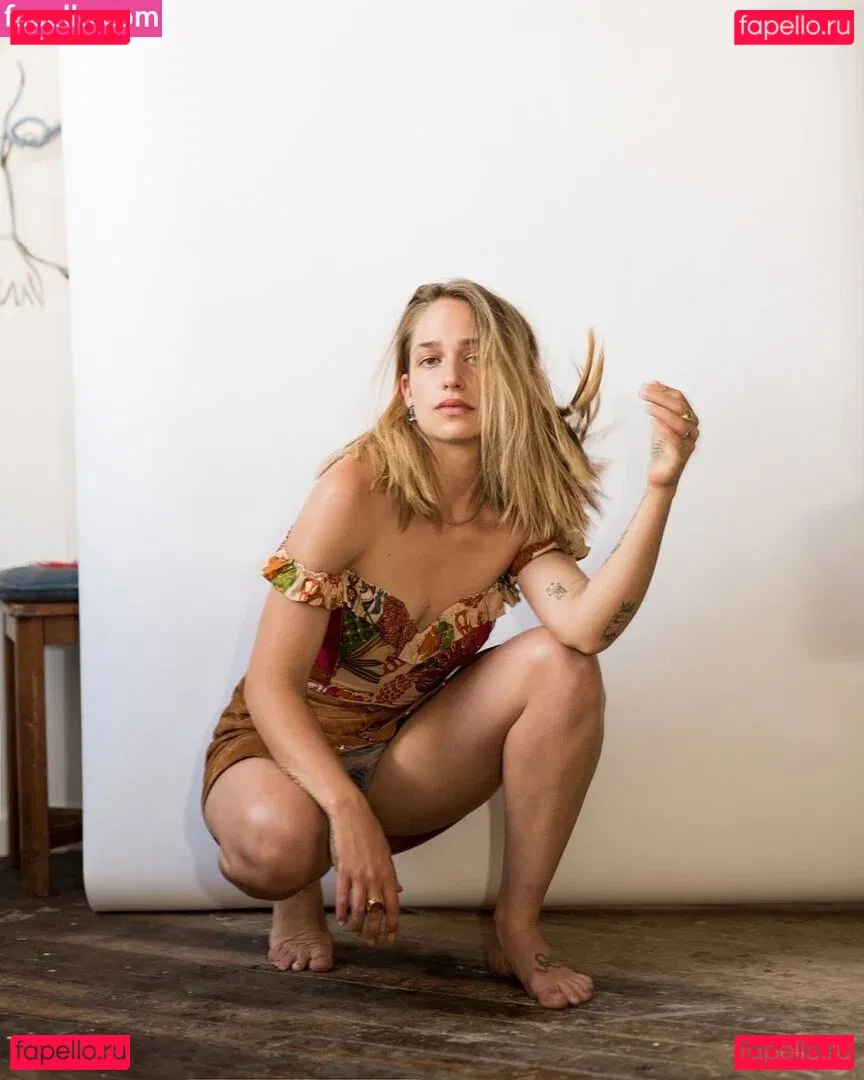 Jemima Kirke Onlyfans Photo Gallery 