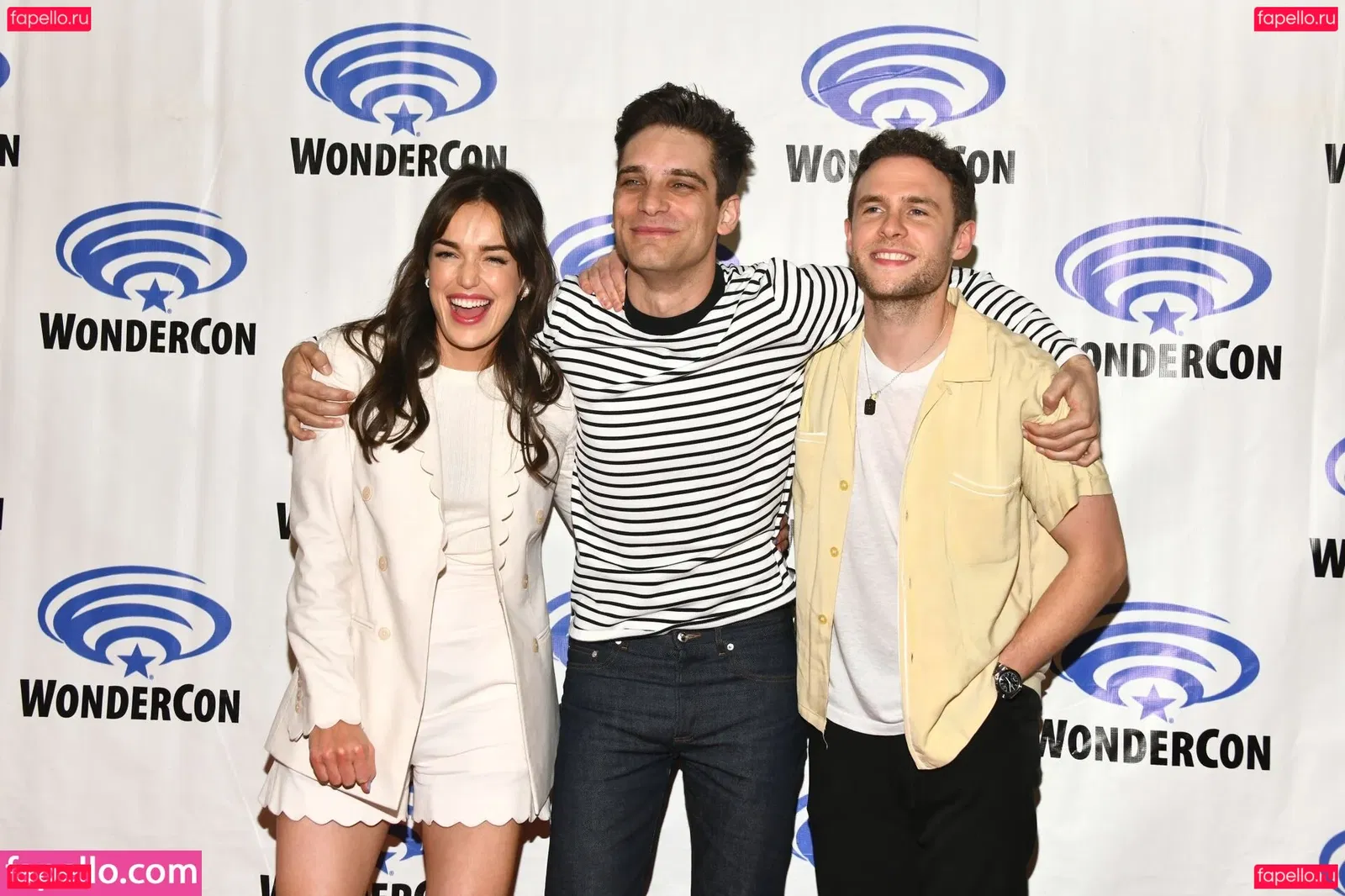 Elizabeth Henstridge Onlyfans Photo Gallery 