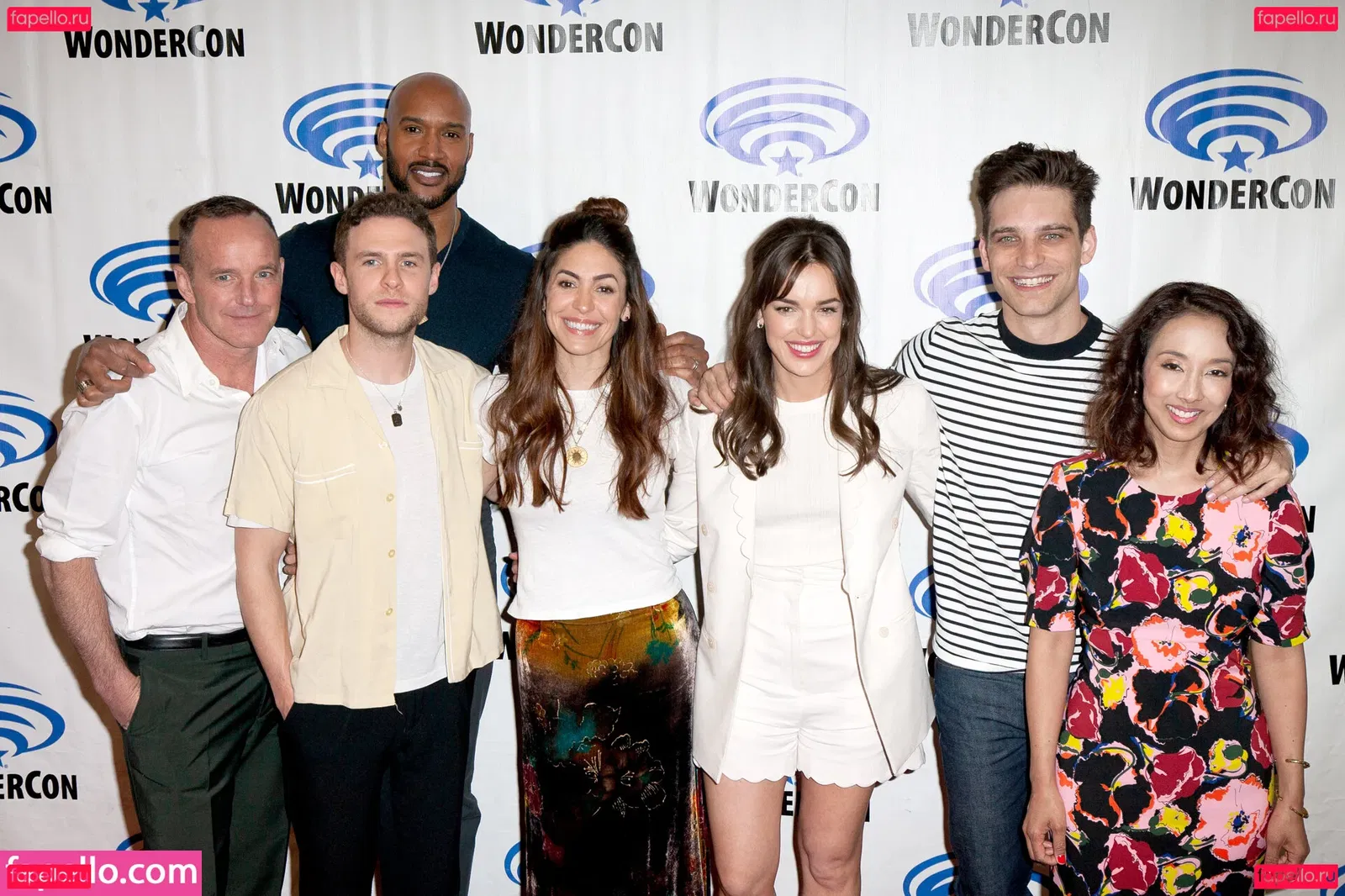 Elizabeth Henstridge Onlyfans Photo Gallery 