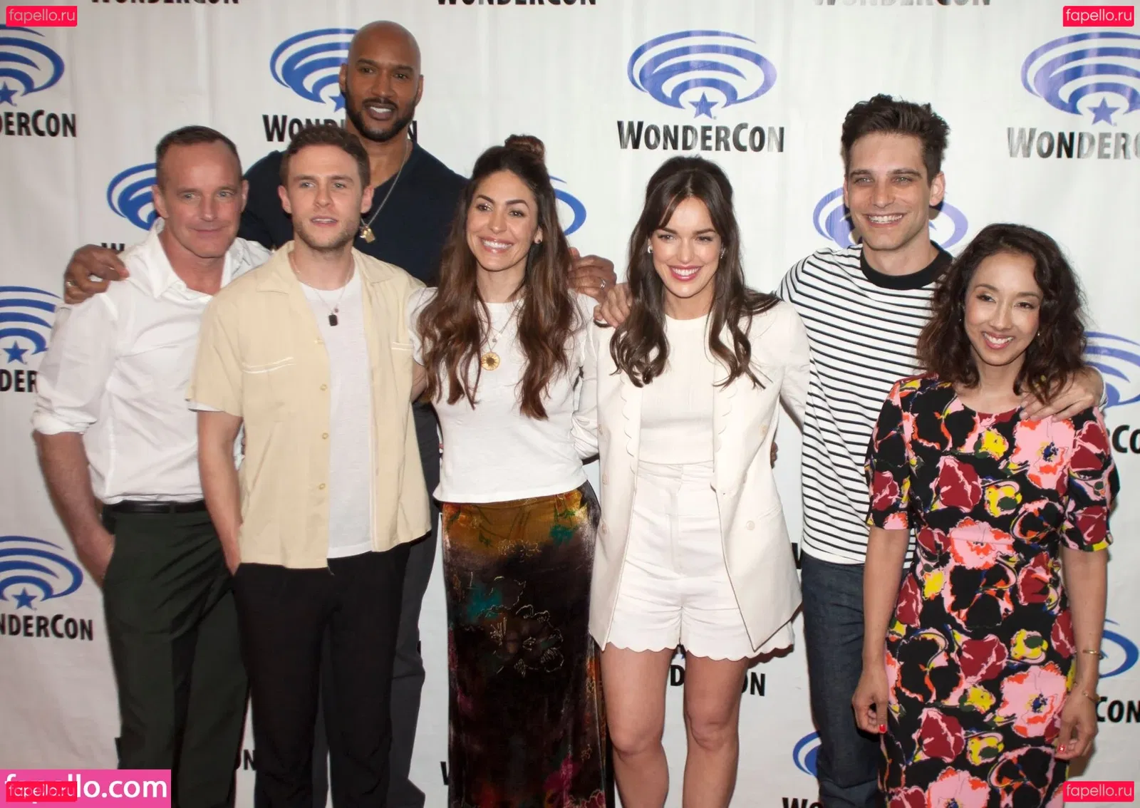 Elizabeth Henstridge Onlyfans Photo Gallery 