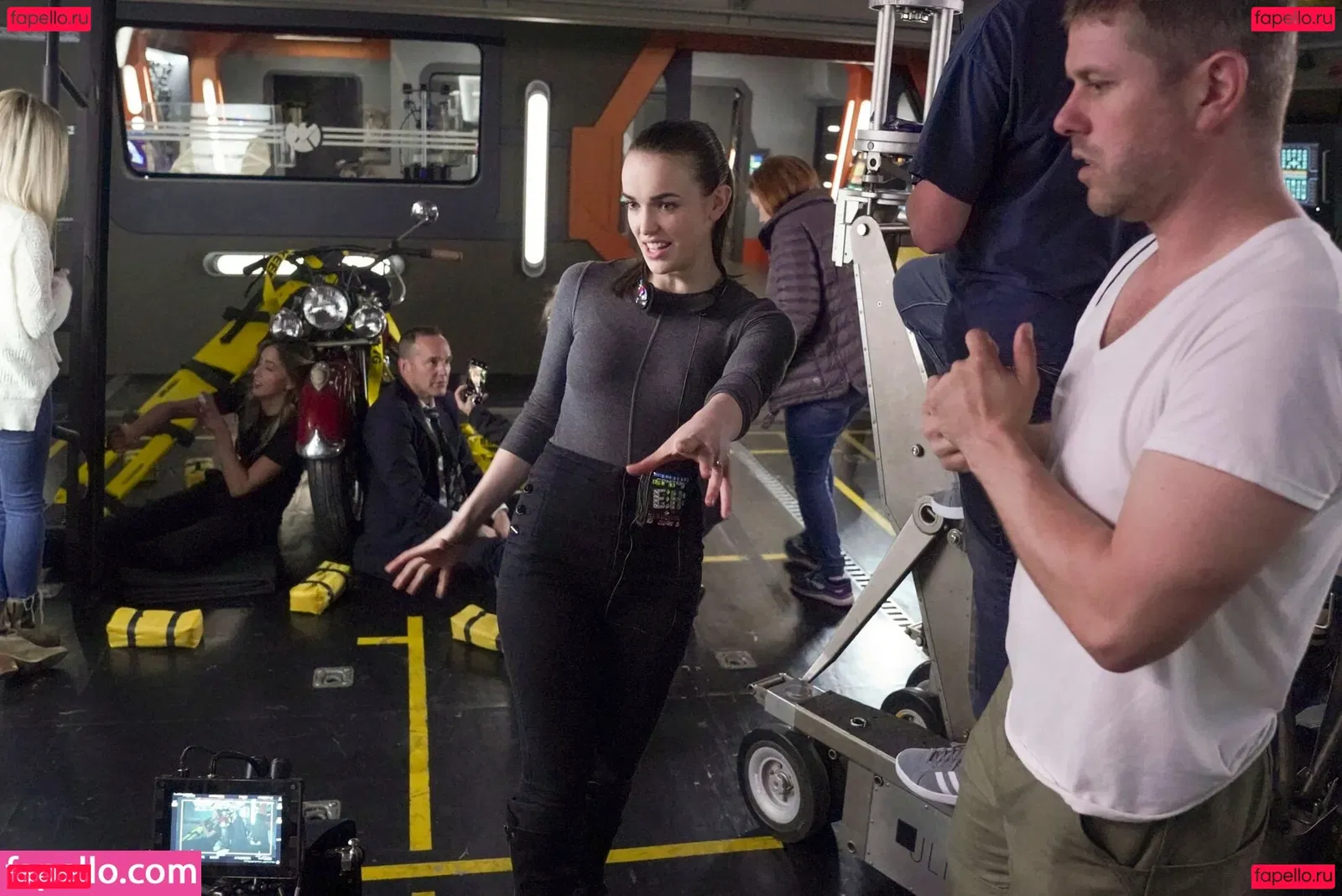 Elizabeth Henstridge Onlyfans Photo Gallery 