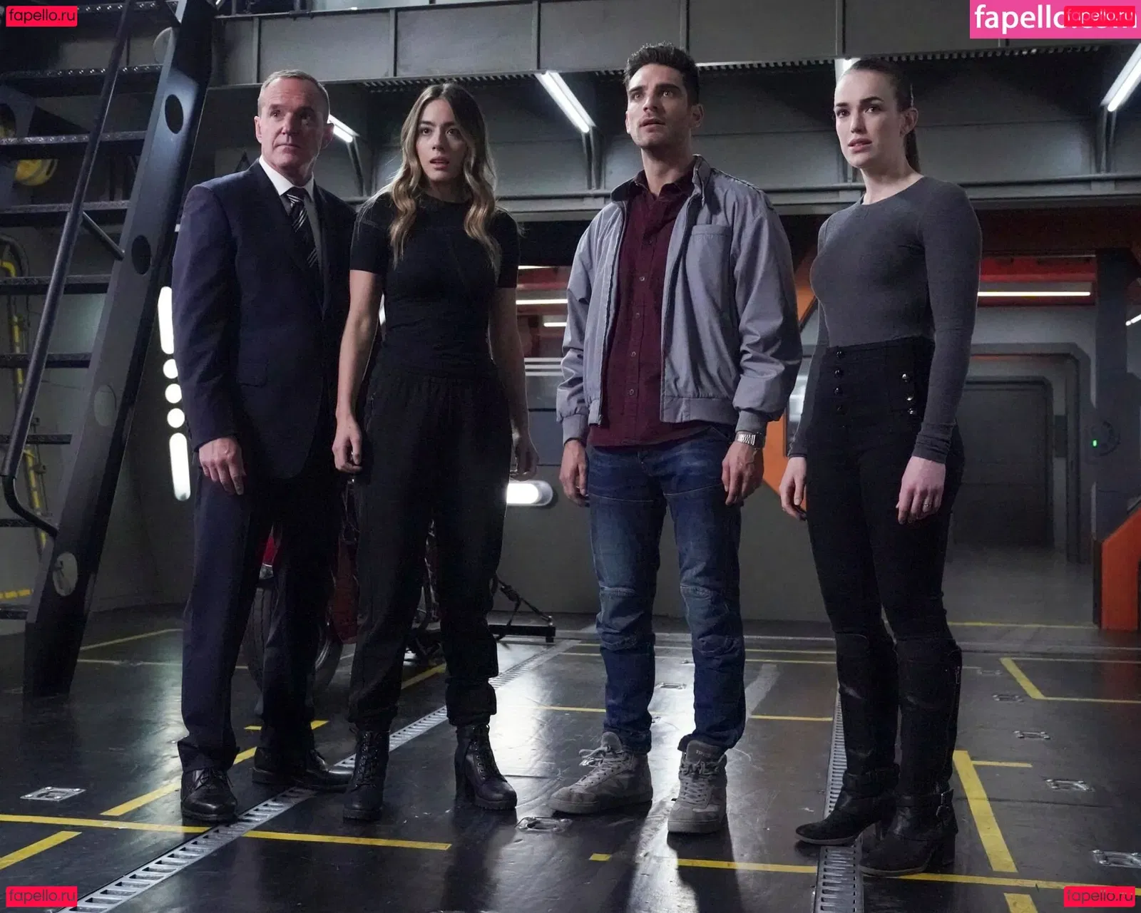 Elizabeth Henstridge Onlyfans Photo Gallery 