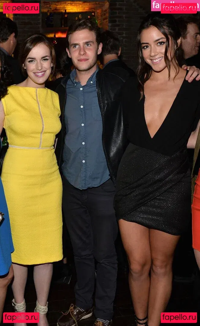 Elizabeth Henstridge Onlyfans Photo Gallery 