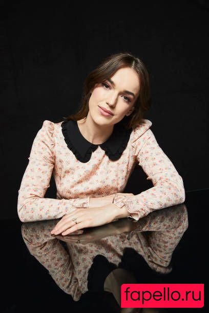 Elizabeth Henstridge Nude Onlyfans Photo 51