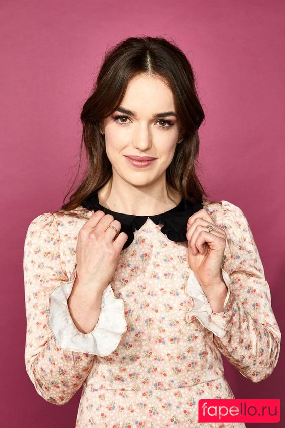 Elizabeth Henstridge Nude Onlyfans Photo 50