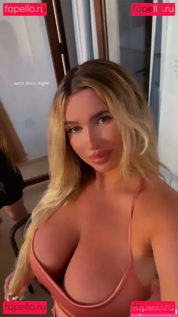 Caitlin Onlyfans Photo Gallery 