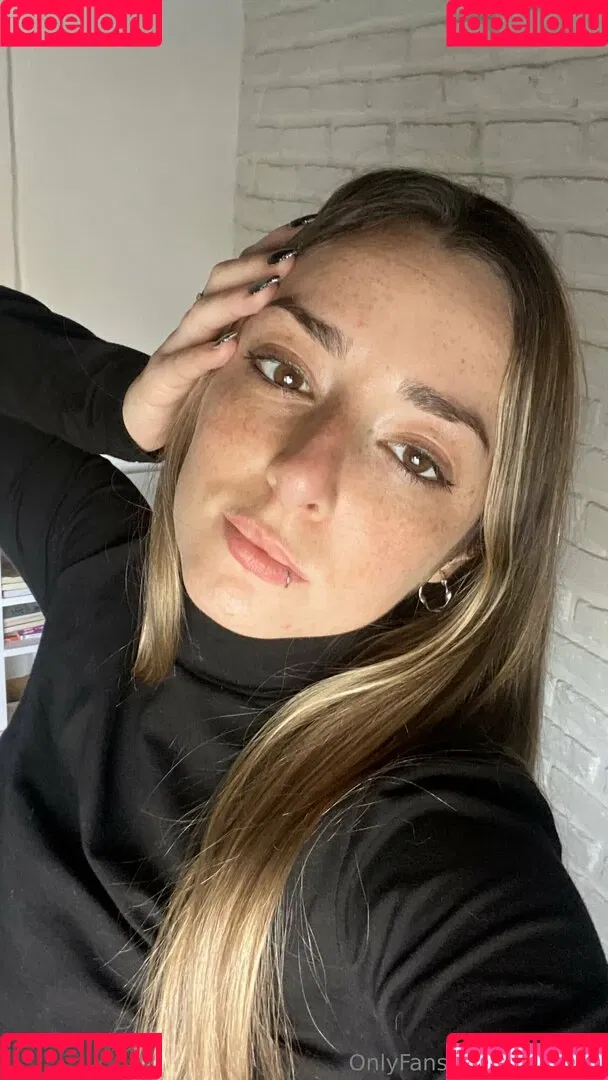 saracore Onlyfans Photo Gallery 