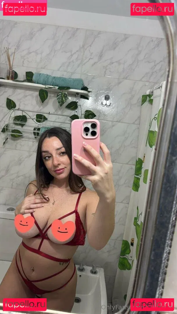 saracore Onlyfans Photo Gallery 