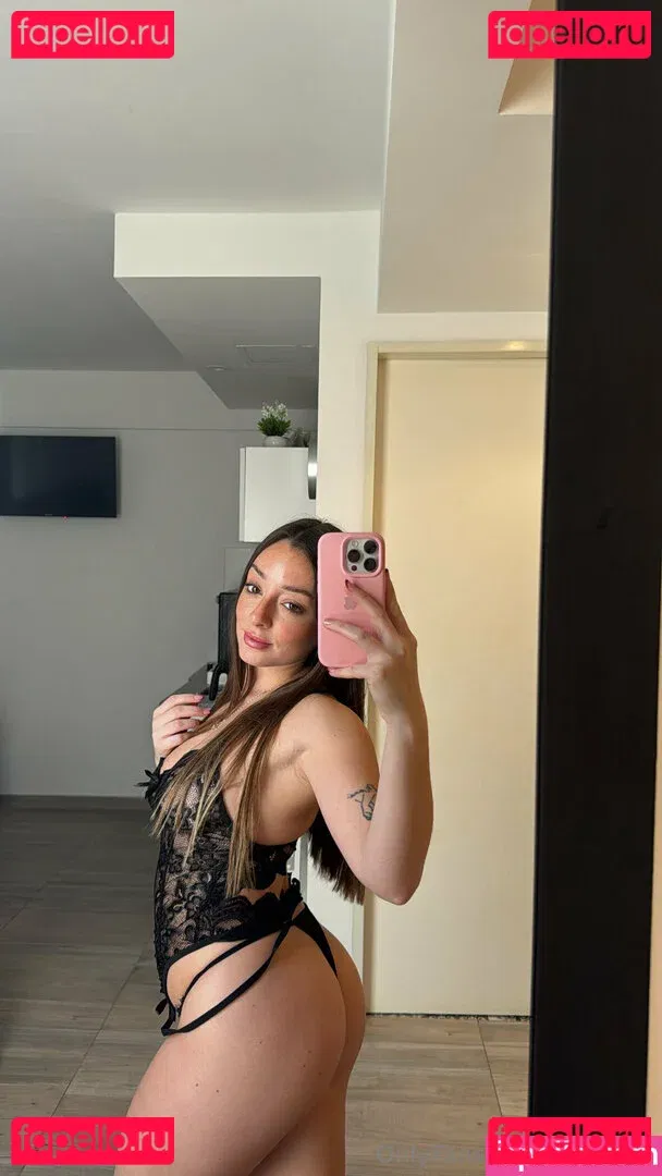 saracore Onlyfans Photo Gallery 