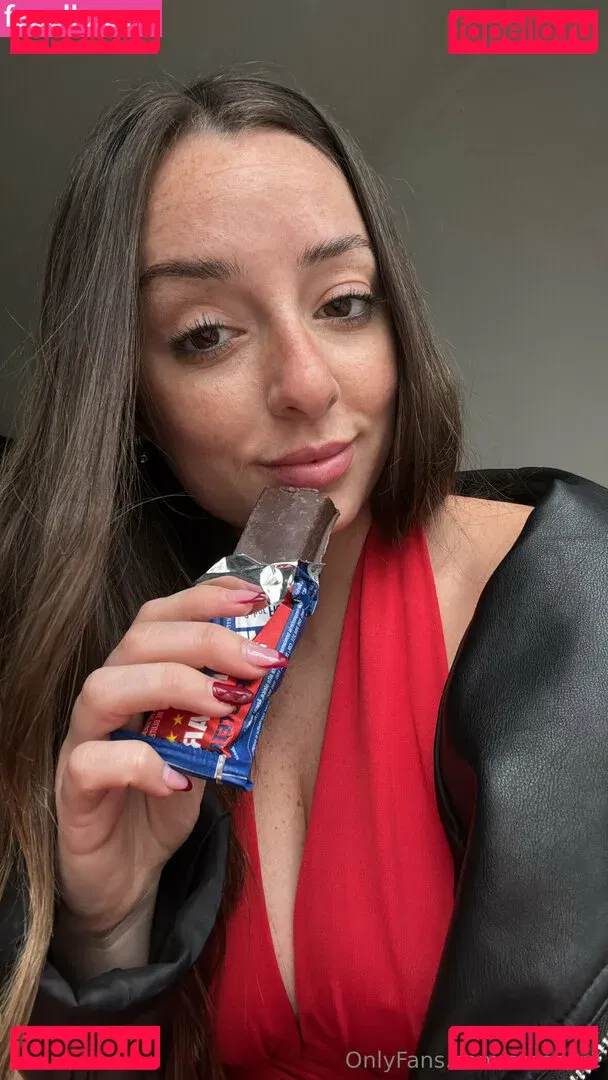 saracore Onlyfans Photo Gallery 