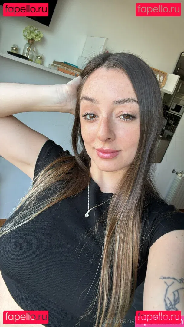 saracore Onlyfans Photo Gallery 