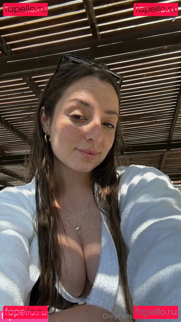 saracore Onlyfans Photo Gallery 