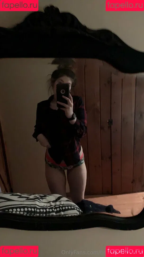 babygirlbrdlfree Onlyfans Photo Gallery 