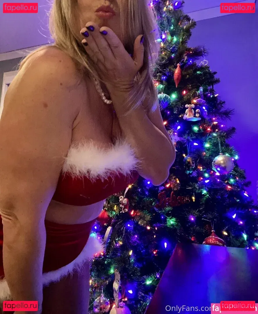 nylonpetal Onlyfans Photo Gallery 