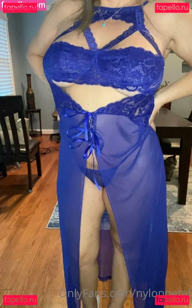 nylonpetal Onlyfans Photo Gallery 