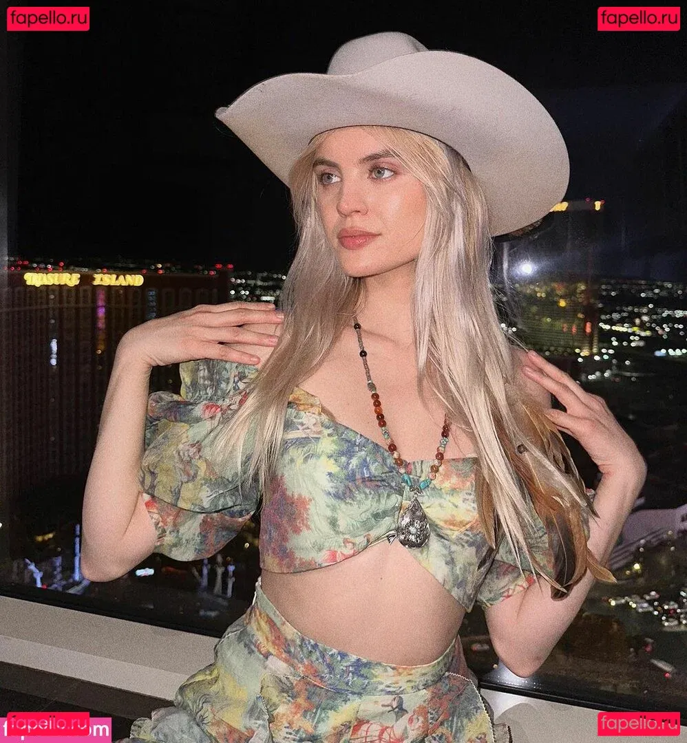 Zandi Holup Onlyfans Photo Gallery 