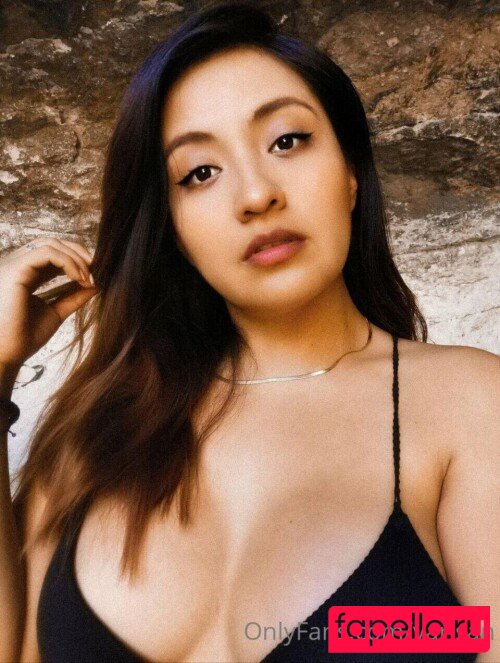 Yari San Onlyfans Photo Gallery 