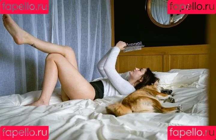 Roxane ASMR Onlyfans Photo Gallery 