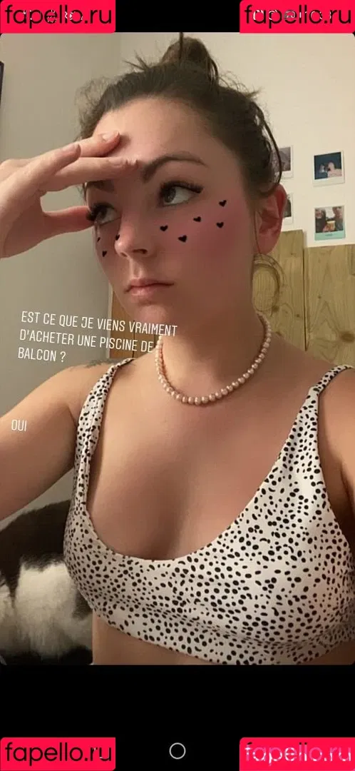 Roxane ASMR Onlyfans Photo Gallery 
