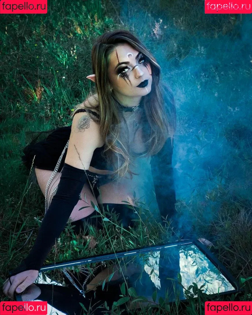 Roxane ASMR Onlyfans Photo Gallery 