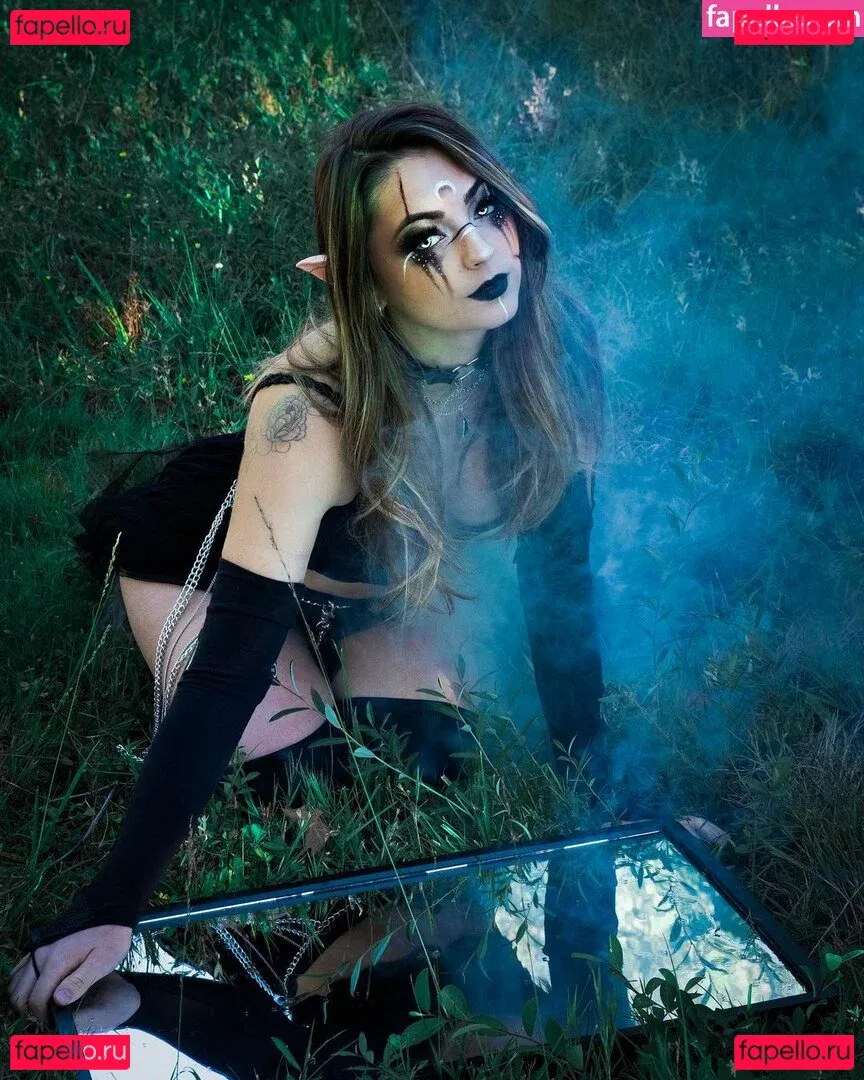 Roxane ASMR Onlyfans Photo Gallery 