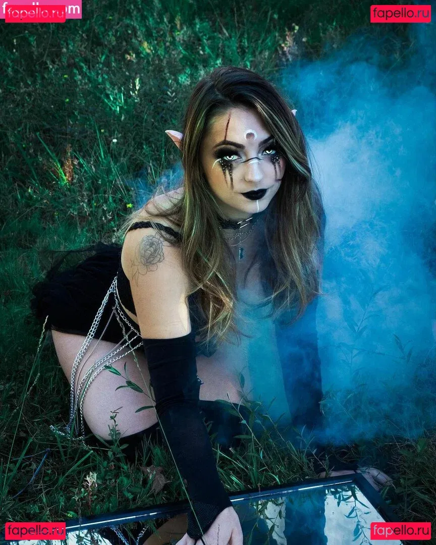 Roxane ASMR Onlyfans Photo Gallery 