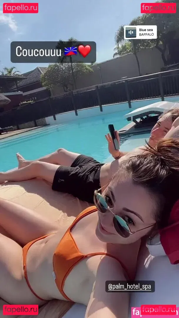 Roxane ASMR Onlyfans Photo Gallery 