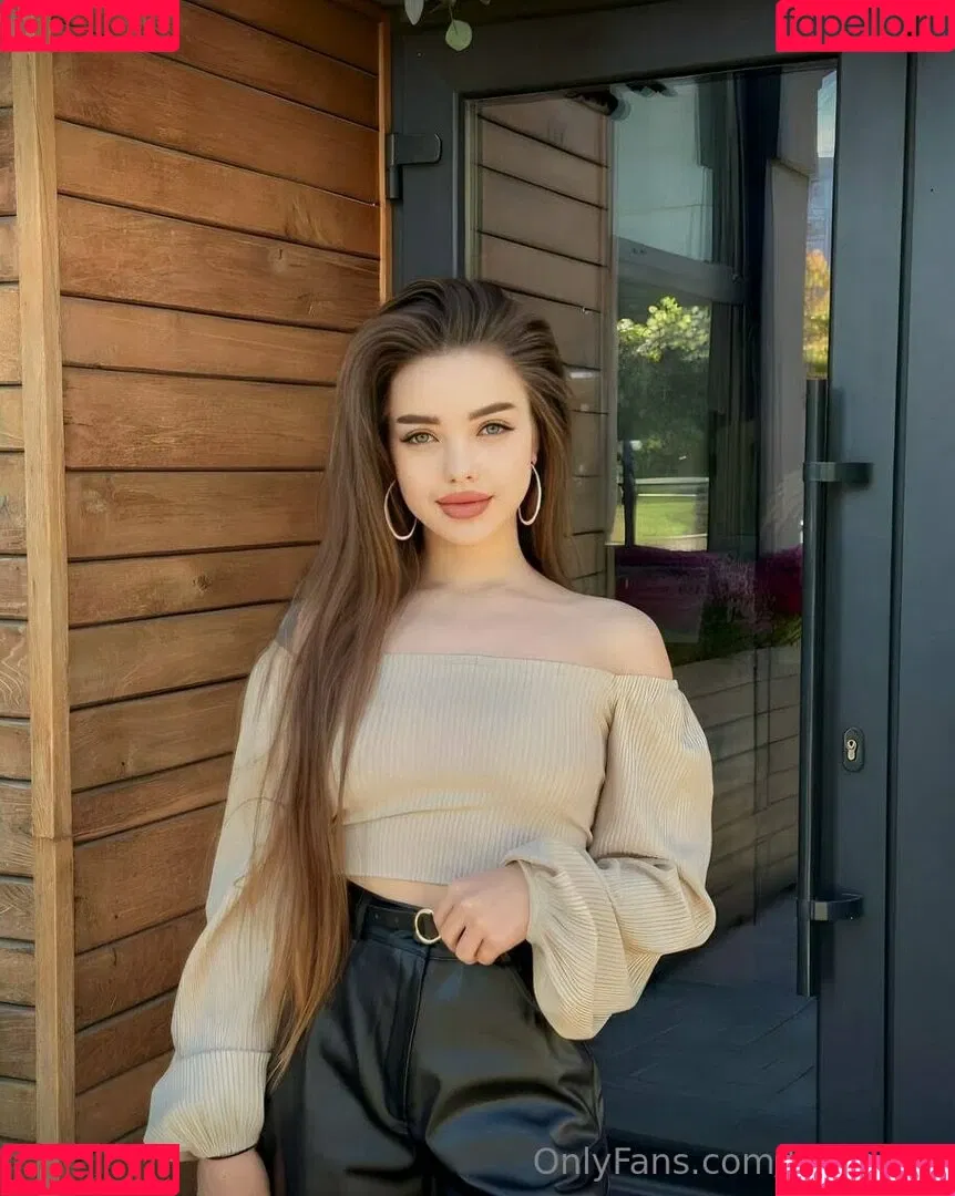 baby.kim Onlyfans Photo Gallery 