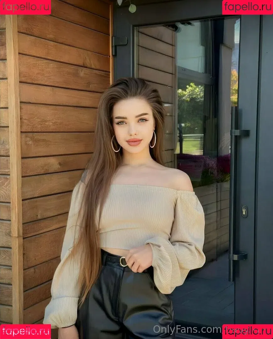 baby.kim Onlyfans Photo Gallery 