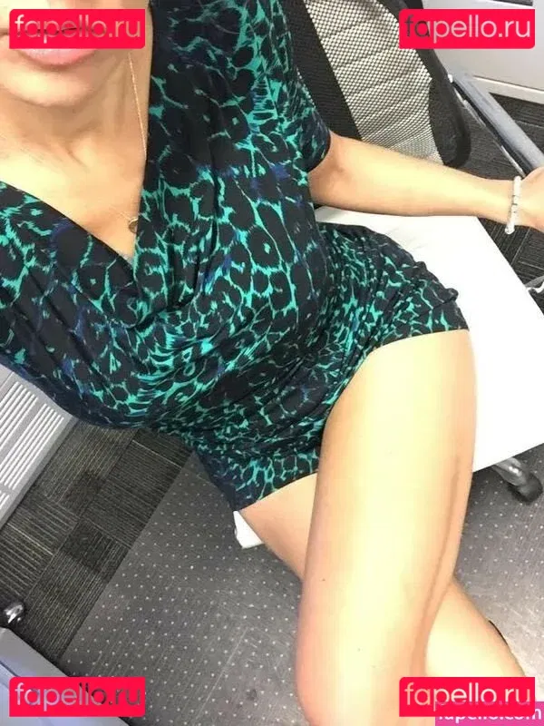 Office Sluts Onlyfans Photo Gallery 