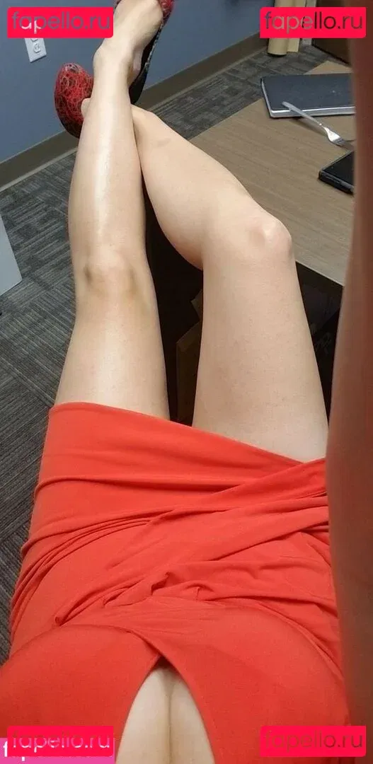 Office Sluts Onlyfans Photo Gallery 
