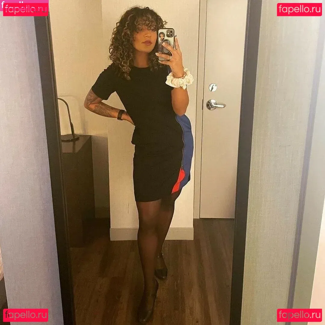 Office Sluts Onlyfans Photo Gallery 