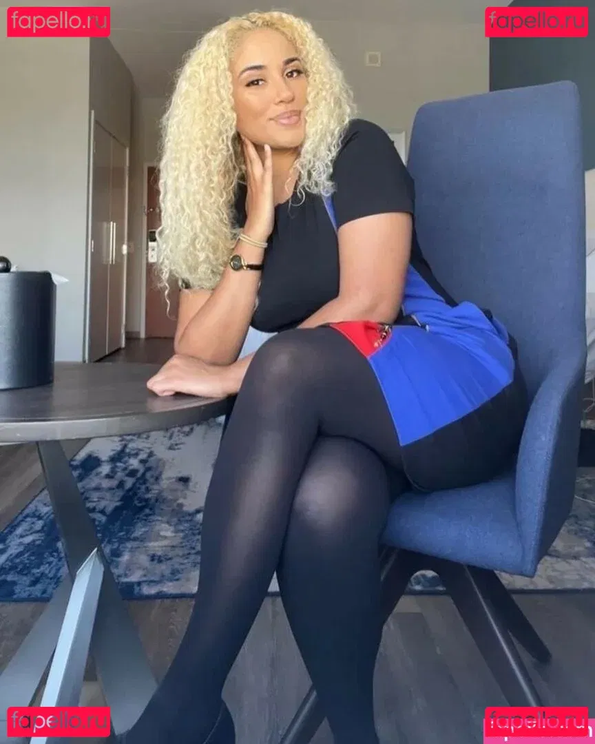 Office Sluts Onlyfans Photo Gallery 